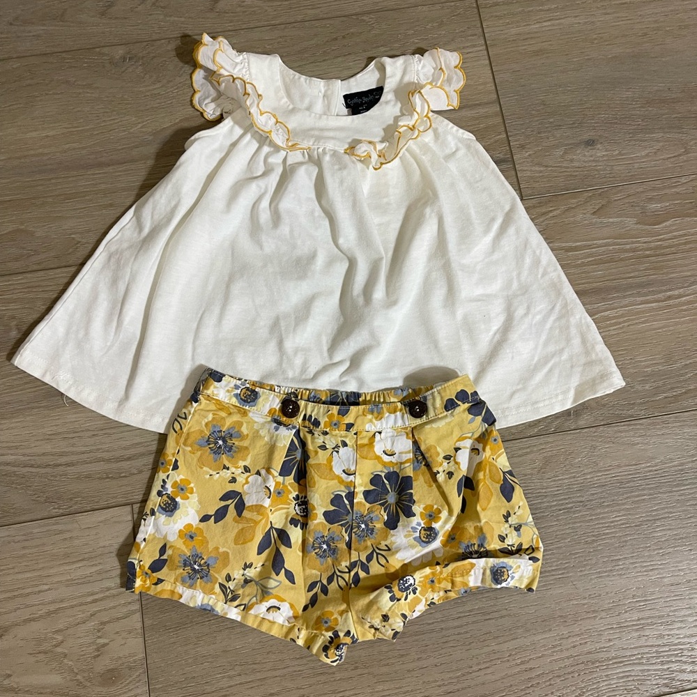 4T Toddler 2 piece short and shirt, used only once.